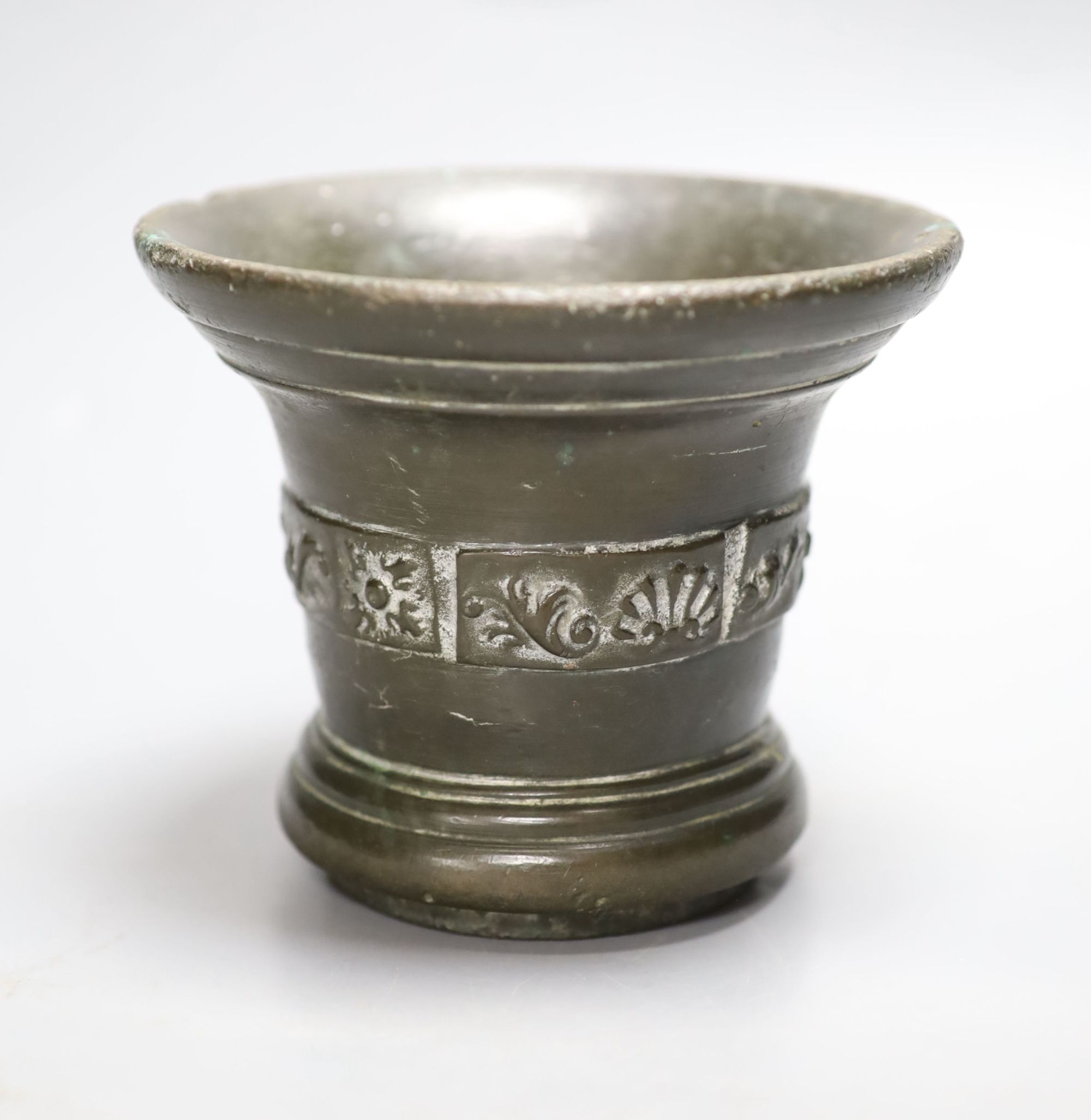 An 18th century style bronze mortar, height 11.5cm